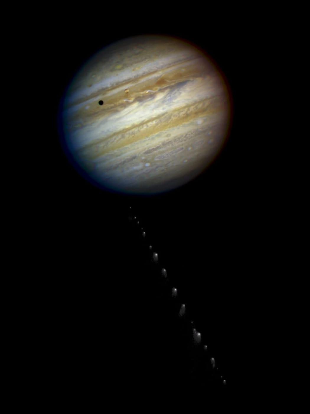Comet Shoemaker–Levy 9 — Comet Shoemaker-Levy 9 Approaching Jupiter in 1994