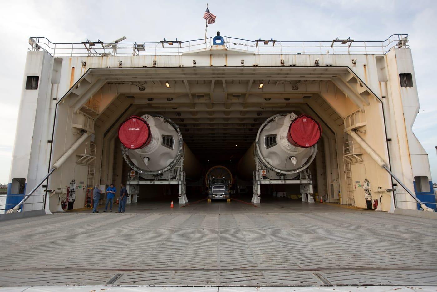 ULA Delta IV Heavy Common Booster Cores for the Parker Solar Pro