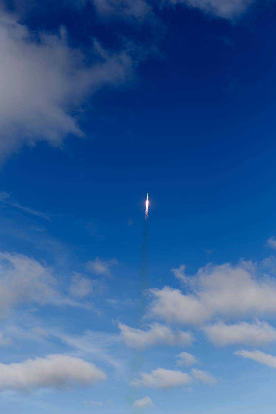 SpaceX Falcon Heavy Demo Flight - Liftoff