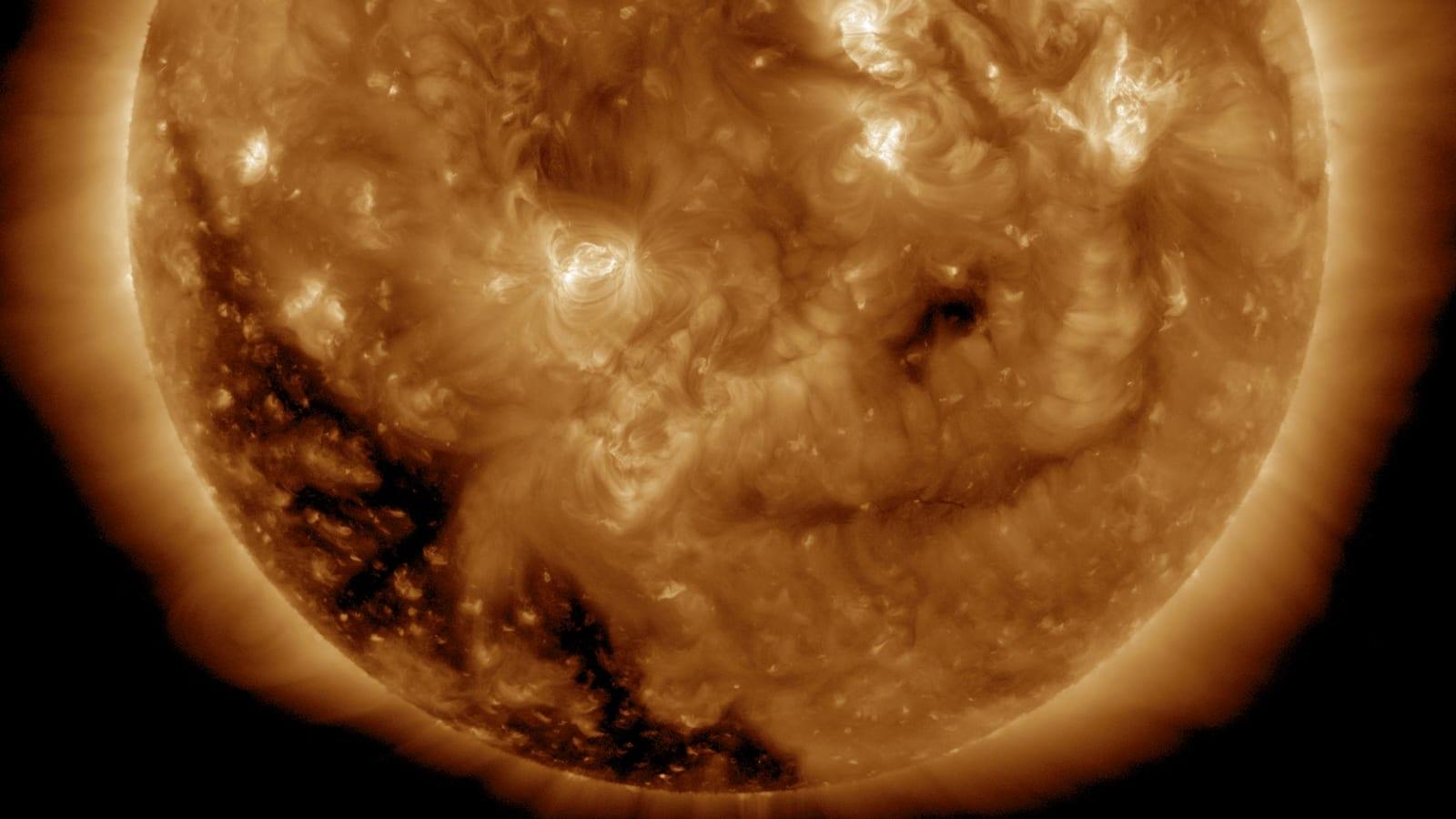 Coronal Hole Coming Around