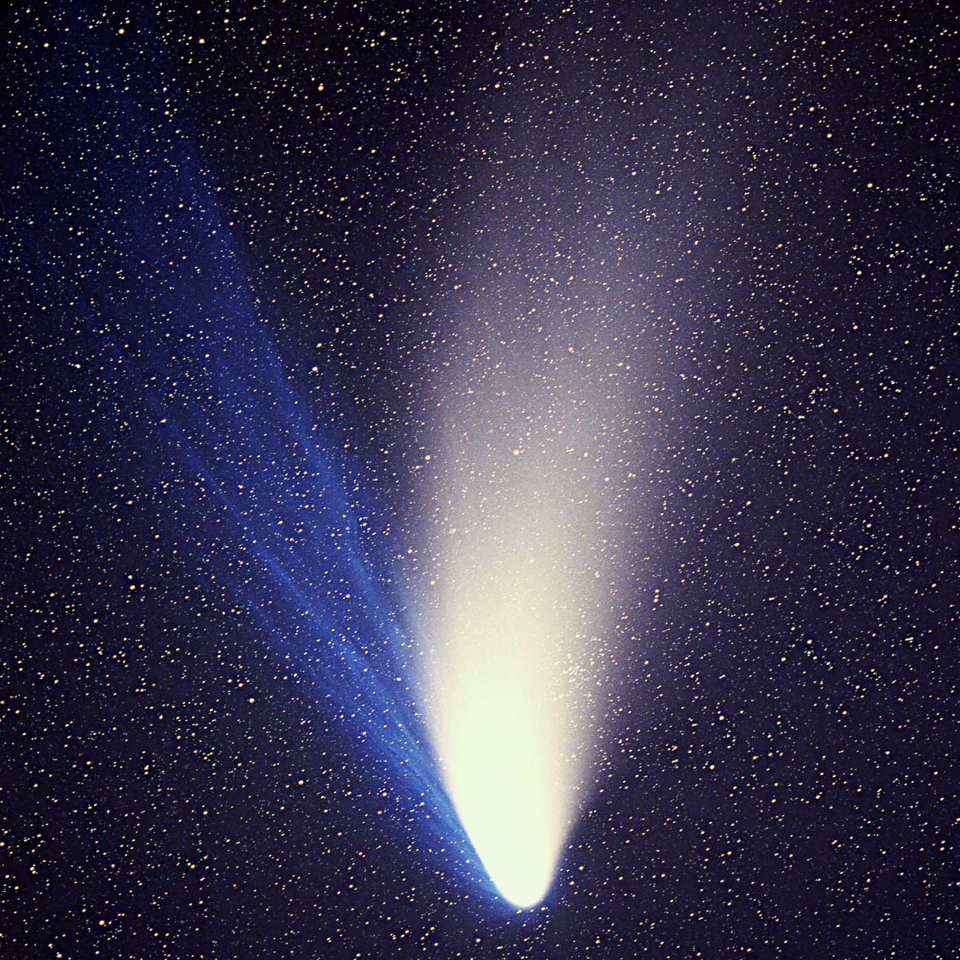 Comet Hale–Bopp — Comet Hale-Bopp 1995O1
