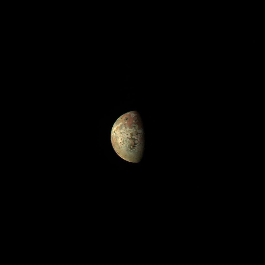 Juno Getting Closer to Jovian Moon Io