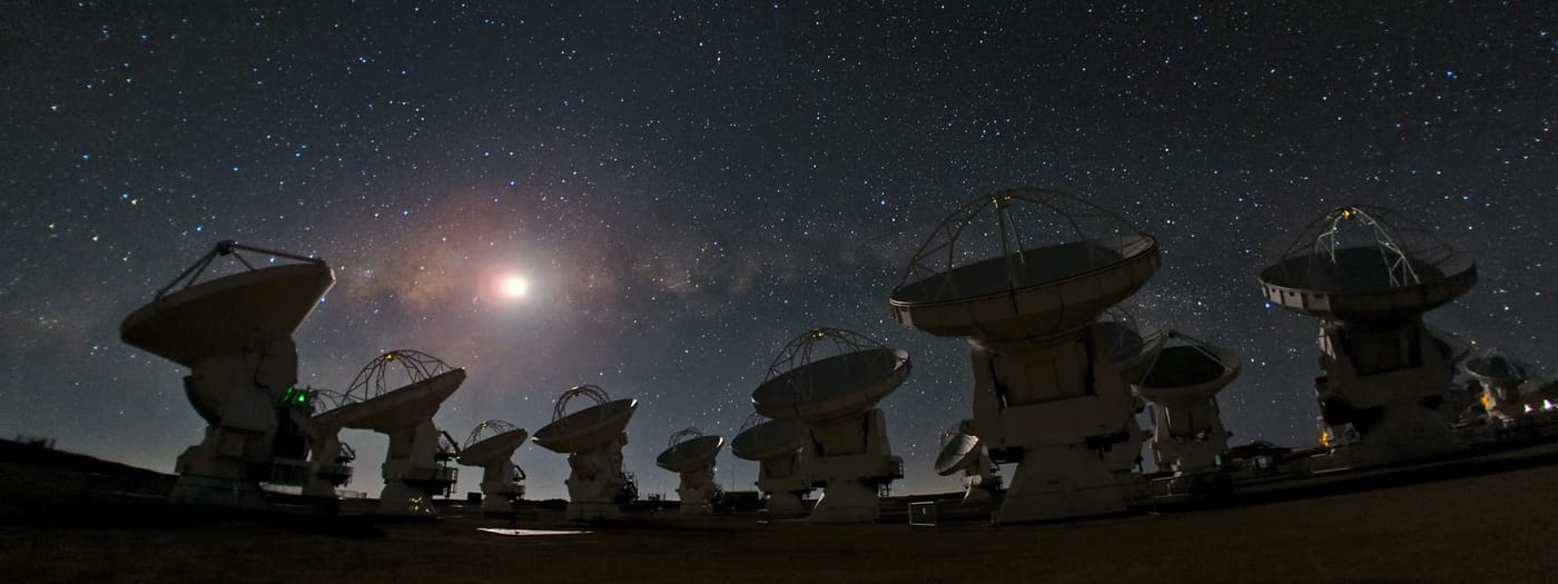 ALMA (Atacama Large Millimeter Array) — ALMA and a Starry Night