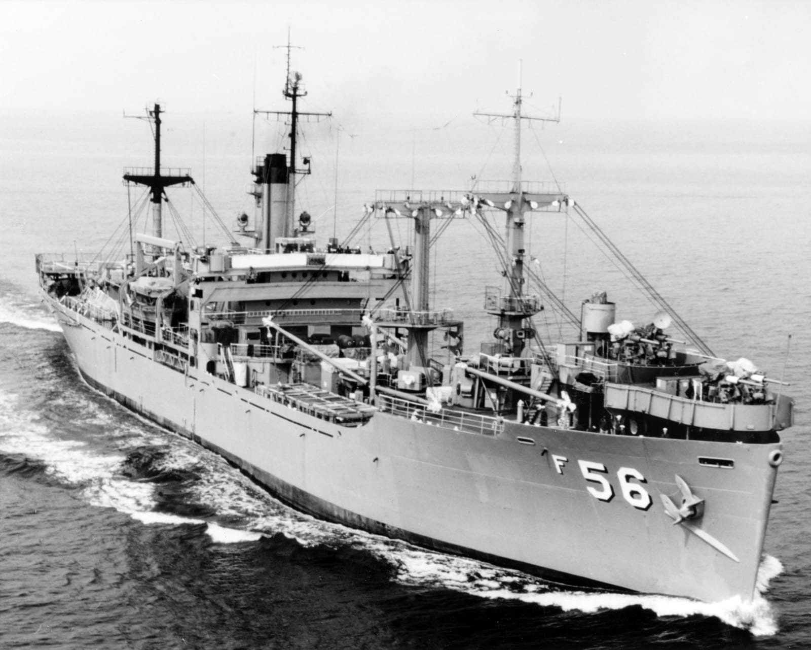 Denebola — USS Denebola (AF-56) steaming in Hampton Roads, Virginia (USA), March 1971 (K-88516)